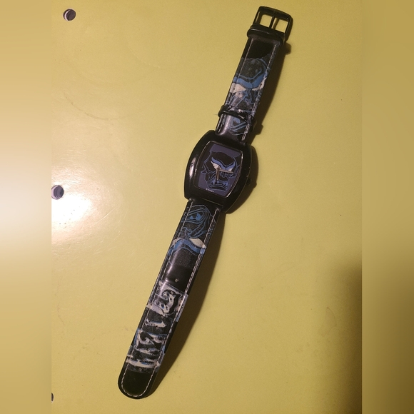 CHERNABOG DISNEY TIME WORKS FANTASIA COLLECTOR PRE-LOVED WATCH - Picture 9 of 9